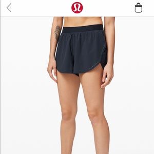 EUC Lululemon SALMON ‘Find Your Pace’ Short.